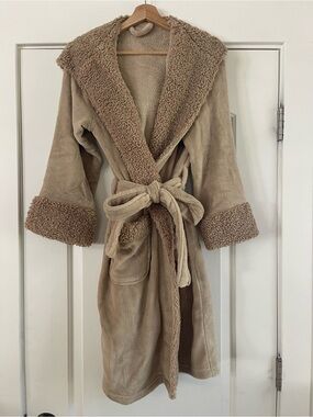 Pottery Barn Teddy Robe Tan - S